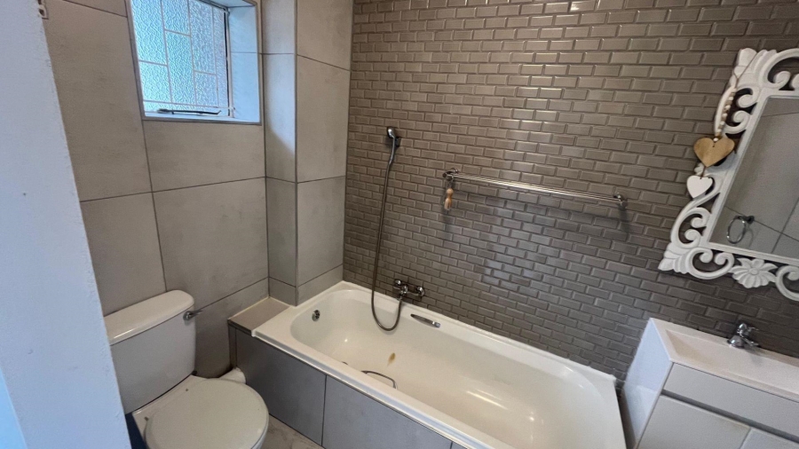 1 Bedroom Property for Sale in Tamboerskloof Western Cape